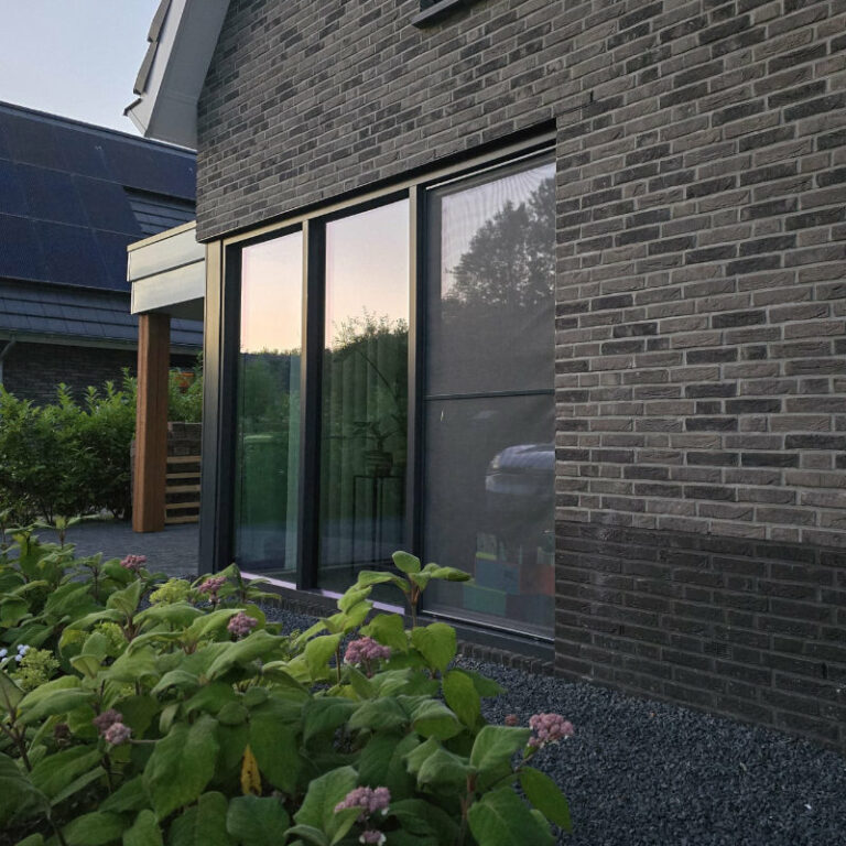 Foto energieadviseur bouwplaats